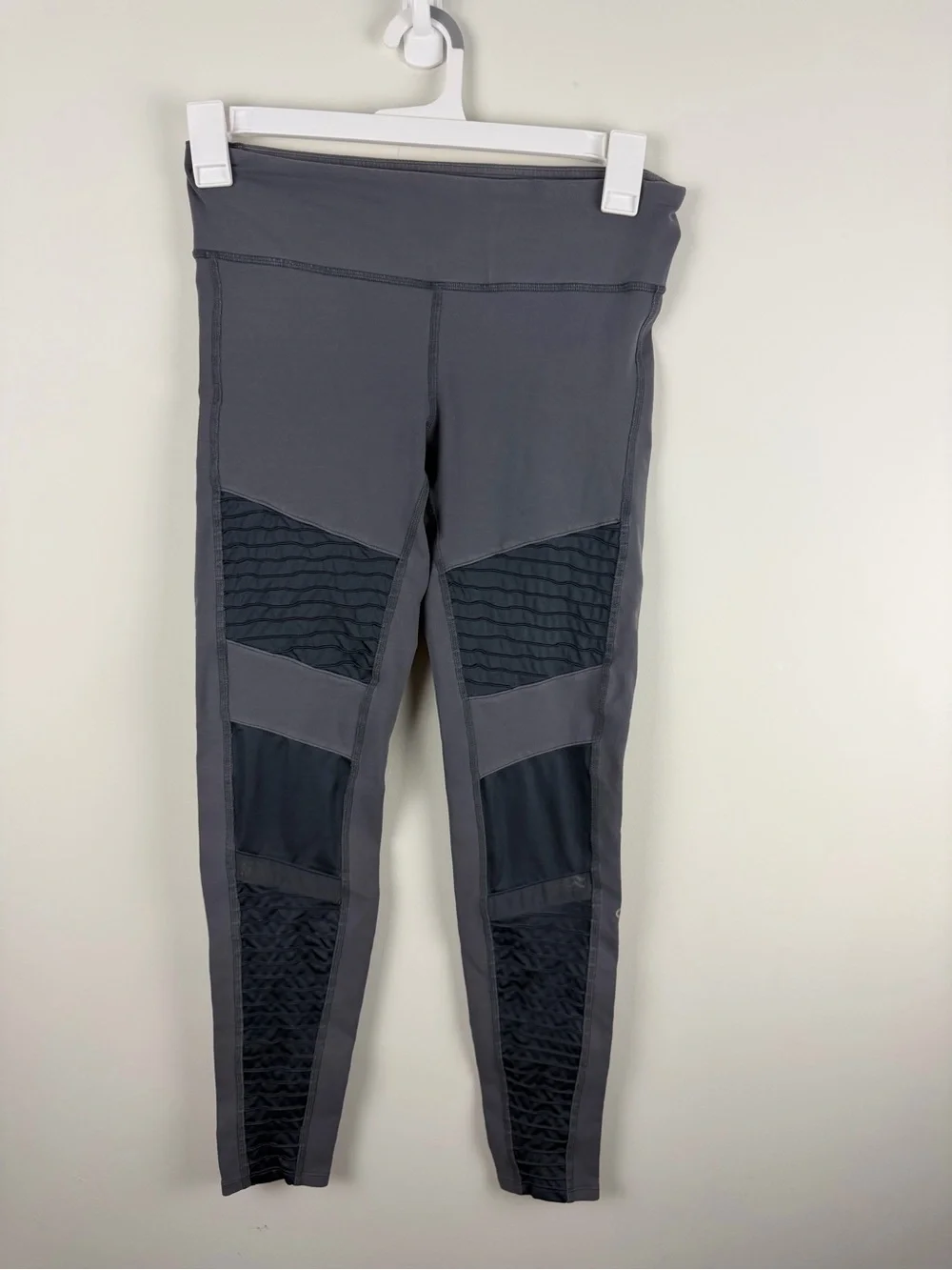 ALO Yoga Charcoal Gray Paneled Leggings